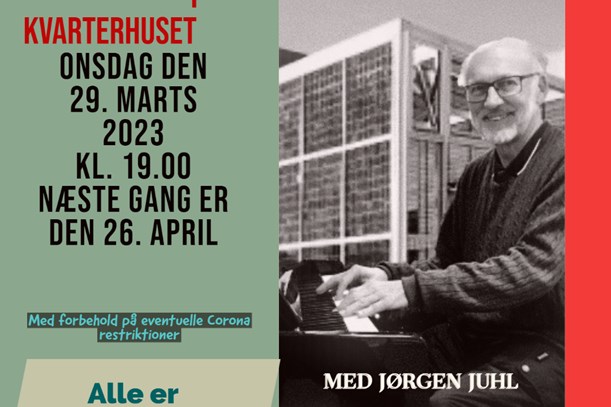 Jørgen Juhl byder velkommen til sangaften hver den sidste onsdag i måneden.
