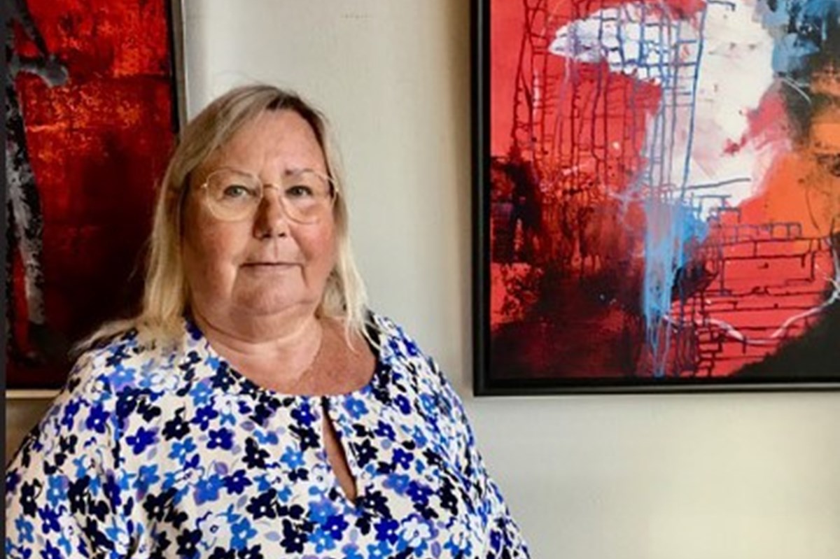 I Kvarterhusets lokaler udstiller Ineke Platenkamp sine malerier indtil udgangen af december måned 2021.